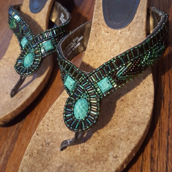 Kenneth Cole Reaction Beaded Sandals - Picture 3 of 5
